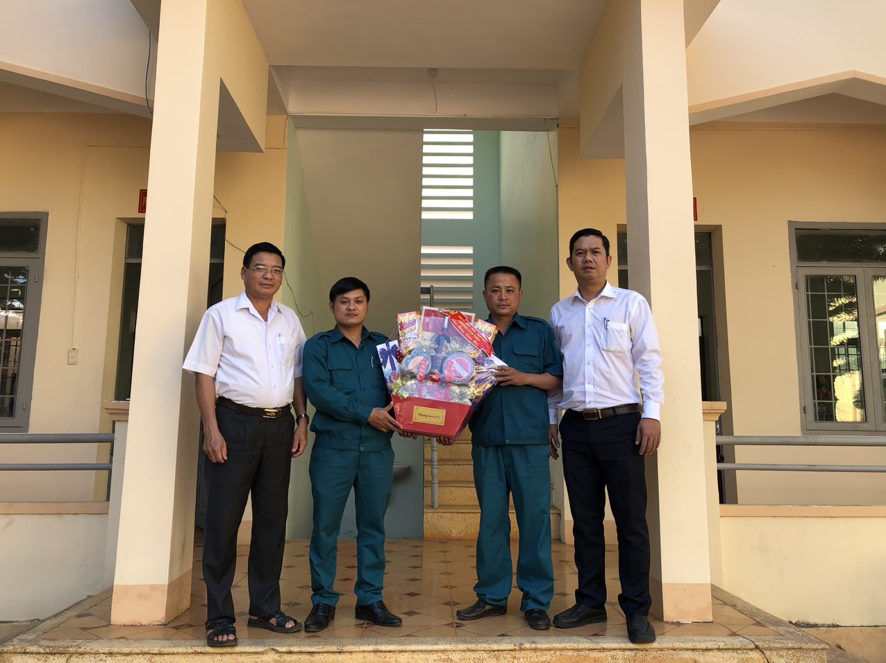 Lãnh đạo UBND phường Tân Tiến thăm và chúc Tết các cơ quan, đơn vị, các cơ sở tôn giáo trên địa bàn phường Tân Tiến